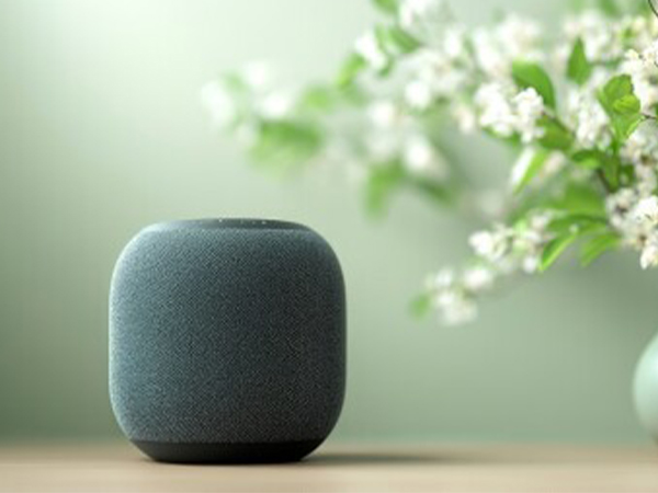 Bluetooth speaker with internal cylindrical lithium battery pack